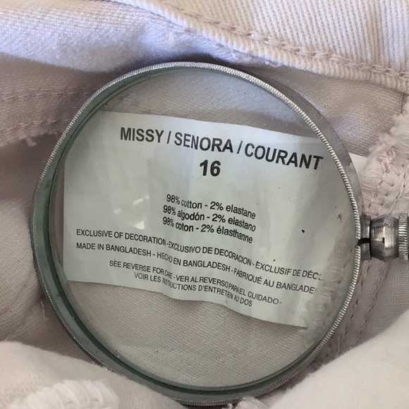 Gloria Vanderbilt Amanda All Around Slimming Effect Capri size 16. - Picture 8 of 10